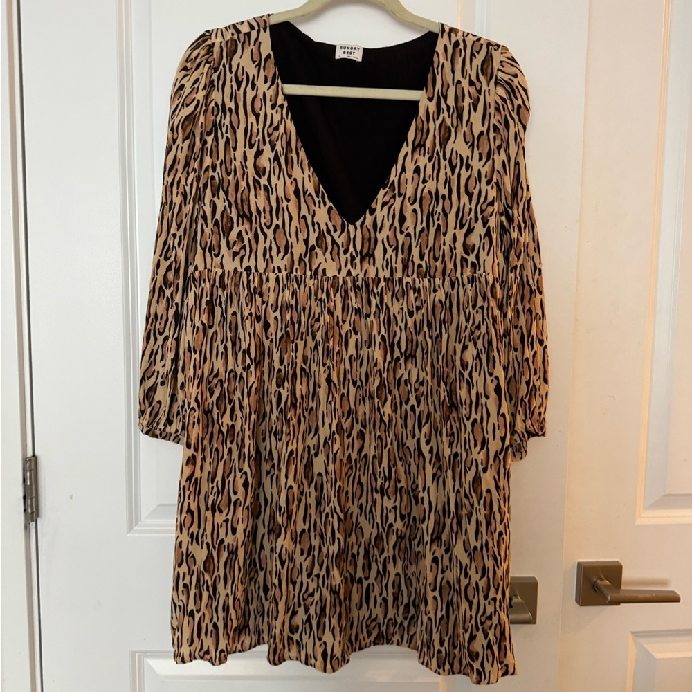 Aritzia Sunday Best M Jinx Leopard Print V-Neck Dress - Picture 3 of 4